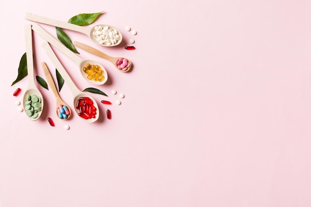 Ingredientele unei rețete pe fundal pastel